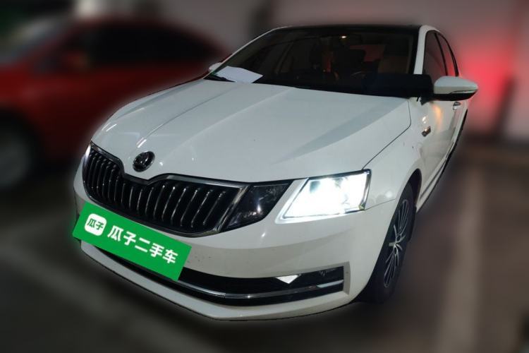 Used Skoda Octavia 2019 TSI230 DSG Luxury Edition Guazi used car, China used car export, Used car for sale, Used  cars, Cheapest cars for sale