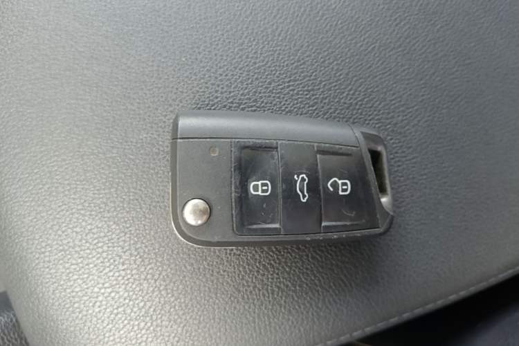 Used Skoda Octavia 2019 1.5L Automatic Smart Drive Luxury Edition China V Standard Vehicle Key