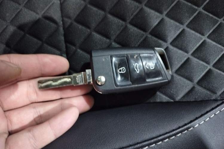 Used Skoda Octavia 2019 TSI280 DSG Luxury Edition Station Wagon China VI Standard Vehicle Key