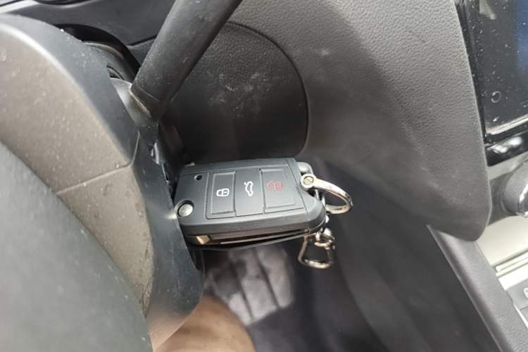 Used Skoda Octavia 2019 TSI230 DSG SmartDrive Luxury Edition China VI Vehicle Key