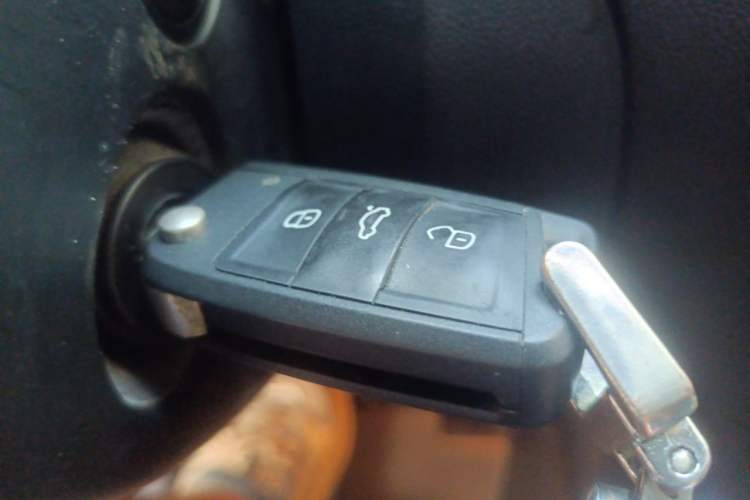 Used Skoda Octavia 2019 1.5L Automatic Smart Drive Luxury Edition China VI Standard Vehicle Key