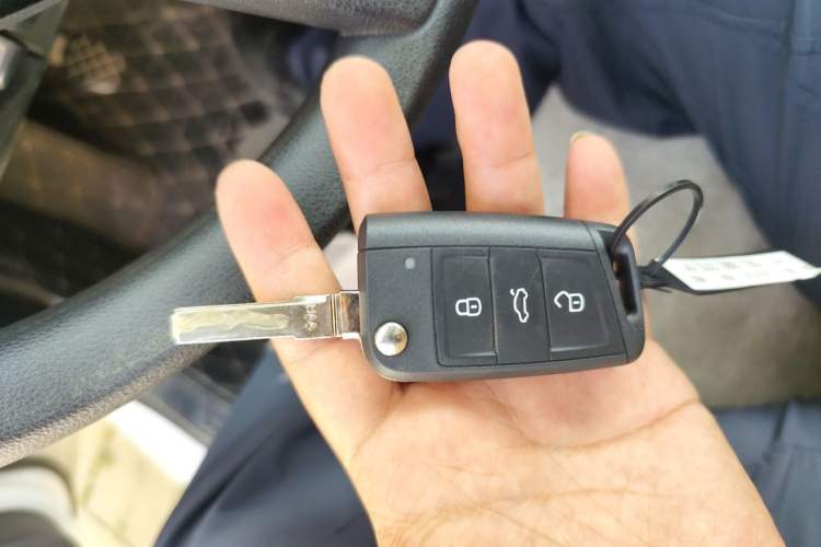 Used Skoda Octavia 2019 1.5L Manual SmartDrive Luxury Edition China VI Standard Vehicle Key