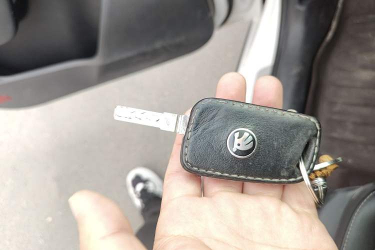 Used Skoda Octavia 2019 TSI280 DSG Luxury Edition Station Wagon China VI Standard Vehicle Key