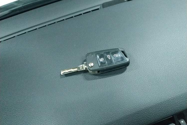 Used Skoda Octavia 2019 TSI280 DSG Luxury Edition Station Wagon China VI Standard Vehicle Key