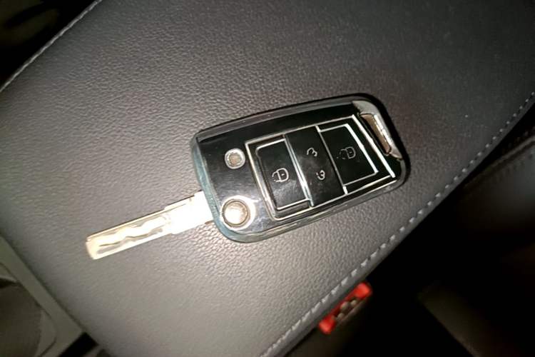 Used Skoda Octavia 2019 1.5L Automatic SmartDrive Comfort Edition China VI Standard Vehicle Key