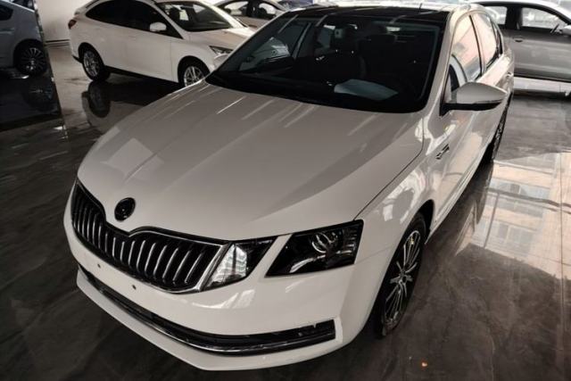 Used Skoda Octavia 2019 1.5L Automatic Smart Drive Luxury Edition China VI Standard