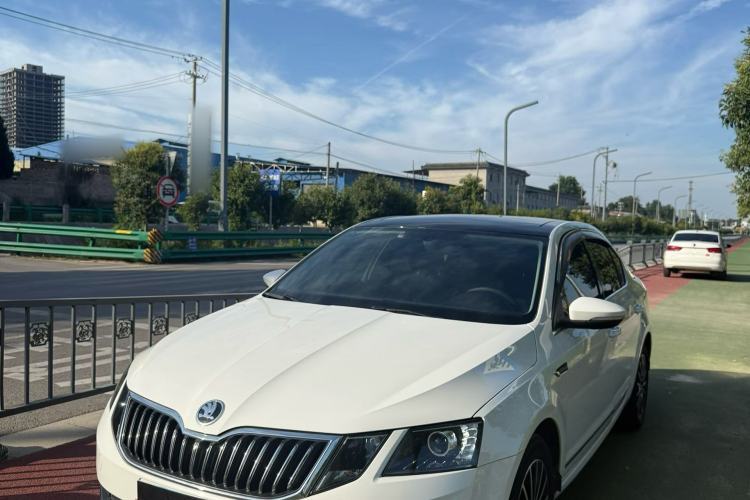 Ojetý Skoda Octavia 2019 TSI230 DSG Luxury Edition Guazi used car, China used car export, Used car for sale, Used cars, Cheapest cars for sale