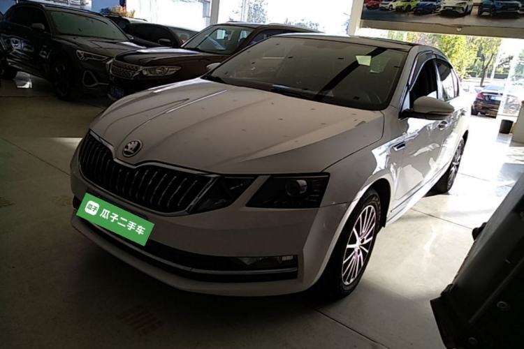 Used Skoda Octavia 2019 TSI230 DSG Luxury Edition Guazi used car, China used car export, Used car for sale, Used cars, Cheapest cars for sale