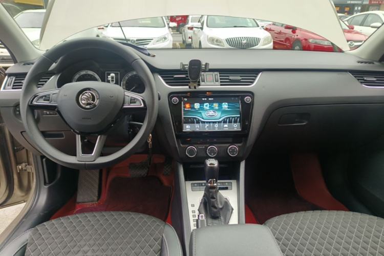 Used Skoda Octavia 2019 TSI230 DSG Luxury Edition Center Console