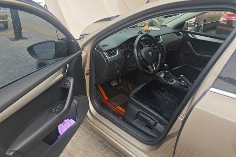 Used Skoda Octavia 2019 TSI230 DSG SmartDrive Comfort Edition China V Standard Driver Seat
