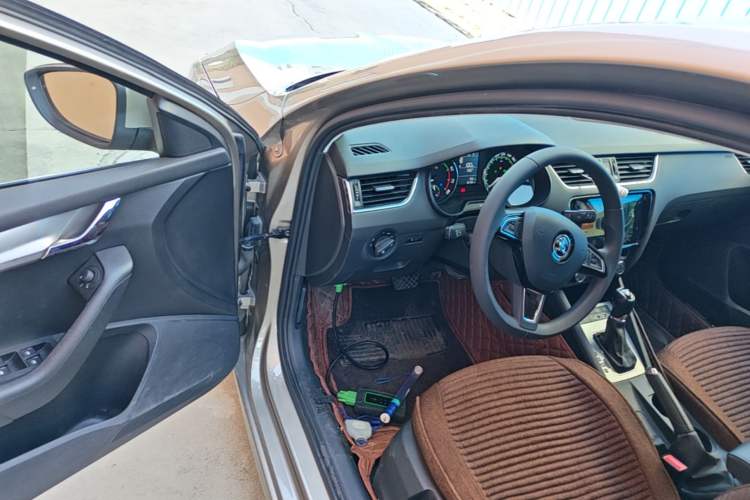 Used Skoda Octavia 2019 1.5L Automatic SmartDrive Comfort Edition China VI Standard Driver Seat
