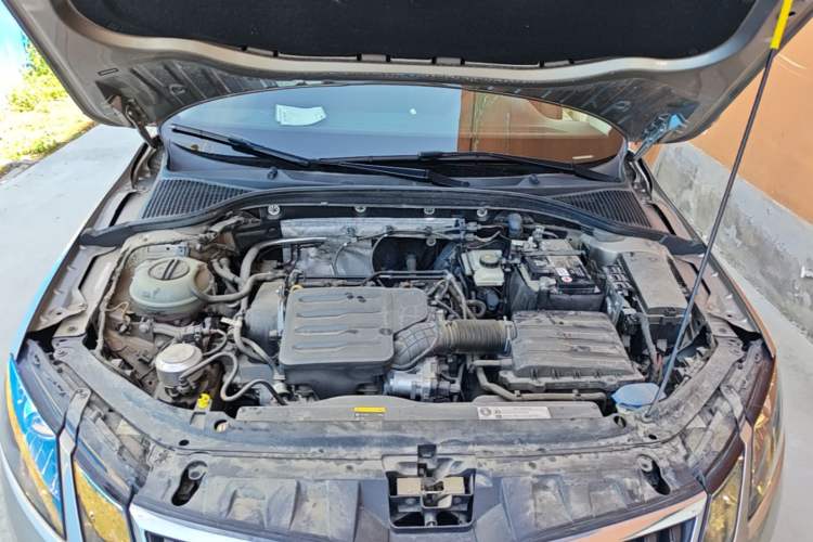 Used Skoda Octavia 2019 1.5L Automatic SmartDrive Comfort Edition China VI Standard Engine Bay