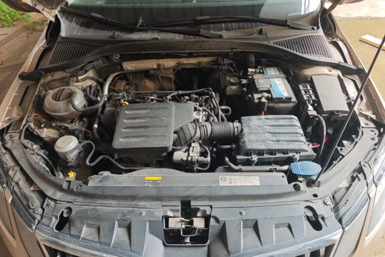 Used Skoda Octavia 2019 1.5L Automatic Smart Drive Luxury Edition China VI Standard Engine Bay