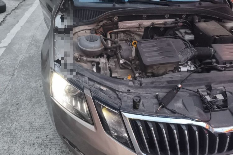 Used Skoda Octavia 2019 1.5L Automatic Luxury Edition Engine Bay Right