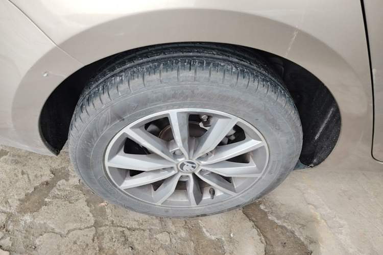 Used Skoda Octavia 2019 TSI230 DSG Smart & Comfort Edition China VI Standard Exterior 5