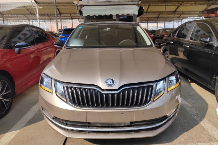 Used Skoda Octavia 2019 TSI280 DSG SmartDrive Luxury Edition China VI Front