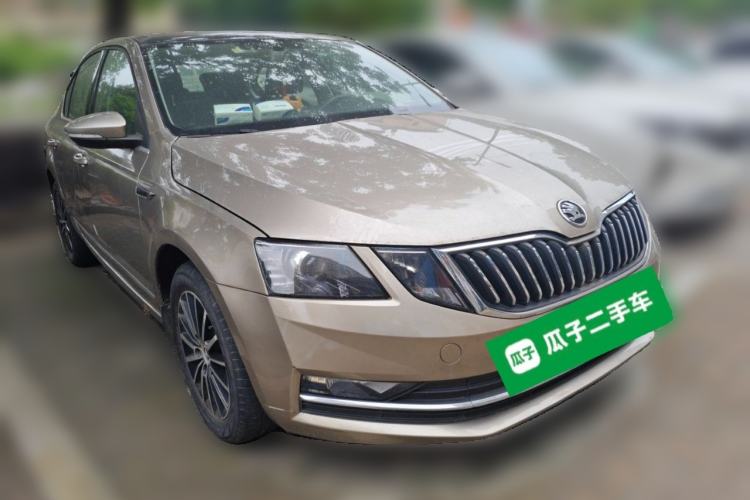 Used Skoda Octavia 2019 1.5L Automatic Luxury Edition Front Right 45 Deg