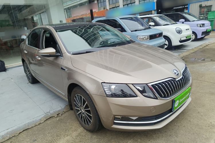 Used Skoda Octavia 2019 TSI230 DSG Luxury Edition Front Right 45 Deg
