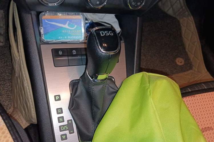 Used Skoda Octavia 2019 TSI230 DSG Comfort Edition Gear Lever