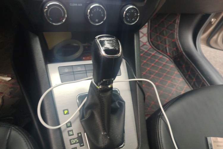Used Skoda Octavia 2019 1.5L Automatic SmartDrive Comfort Edition China V Standard Gear Lever