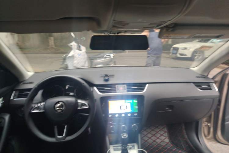Used Skoda Octavia 2019 1.5L Automatic SmartDrive Comfort Edition China V Standard Headliner