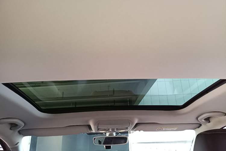 Used Skoda Octavia 2019 1.5L Automatic Smart Drive Luxury Edition China VI Standard Headliner