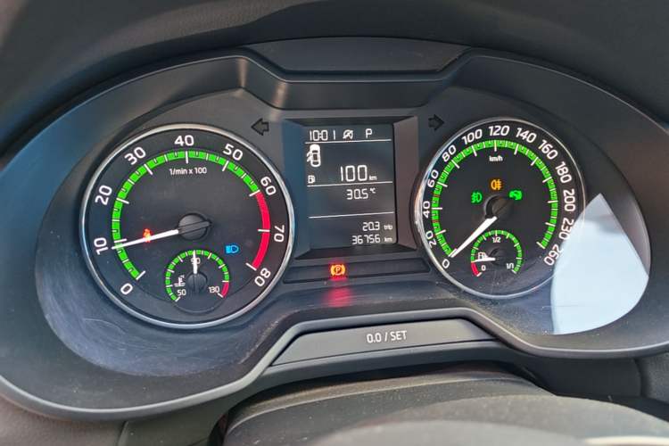 Used Skoda Octavia 2019 1.5L Automatic SmartDrive Comfort Edition China VI Standard Instrument Cluster