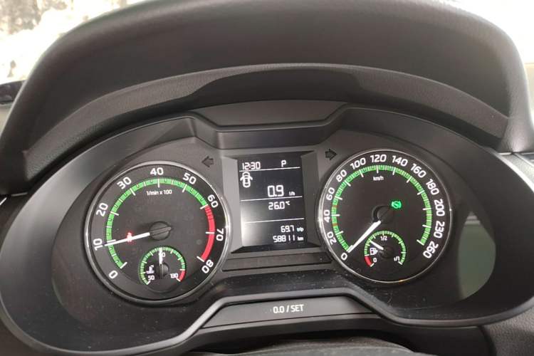 Used Skoda Octavia 2019 TSI230 DSG Smart & Comfort Edition China VI Standard Instrument Cluster
