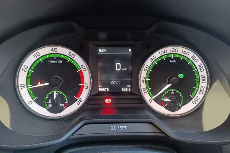 Used Skoda Octavia 2019 1.5L Automatic Smart Drive Luxury Edition China VI Standard Instrument Cluster