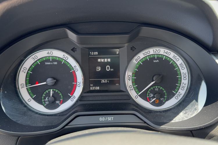 Used Skoda Octavia 2019 1.5L Automatic Smart Drive Luxury Edition China VI Standard Instrument Cluster