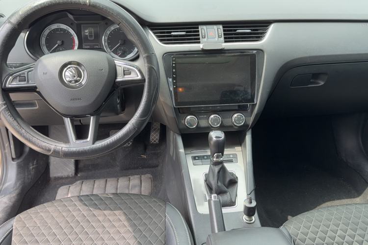 Used Skoda Octavia 2019 1.5L Automatic Luxury Edition Interior 8
