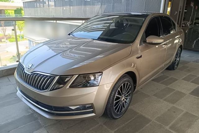 Used Skoda Octavia 2019 1.5L Automatic Smart Drive Luxury Edition China VI Standard
