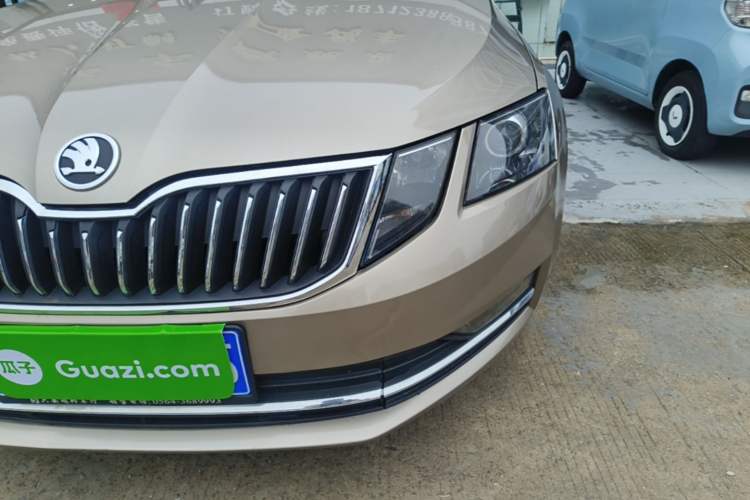 Used Skoda Octavia 2019 TSI230 DSG Luxury Edition Left Front Headlight