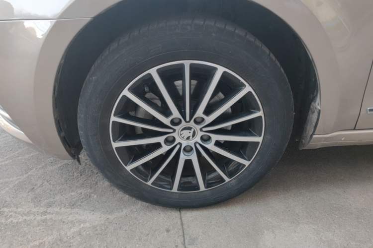 Used Skoda Octavia 2019 1.5L Automatic Smart Drive Luxury Edition China VI Standard Left Front Wheel Hub