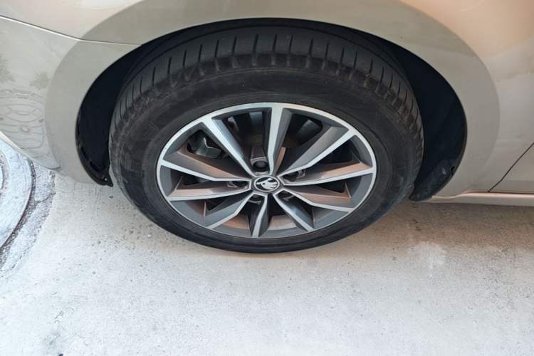 Used Skoda Octavia 2019 1.5L Automatic SmartDrive Comfort Edition China VI Standard Left Front Wheel Hub