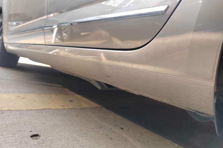 Used Skoda Octavia 2019 TSI280 DSG SmartDrive Luxury Edition China VI Left Side Sill