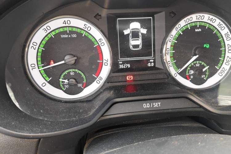 Used Skoda Octavia 2019 1.5L Automatic Luxury Edition Odometer Close Up