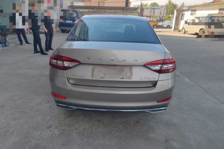 Used Skoda Octavia 2019 1.5L Automatic Smart Drive Luxury Edition China VI Standard Rear