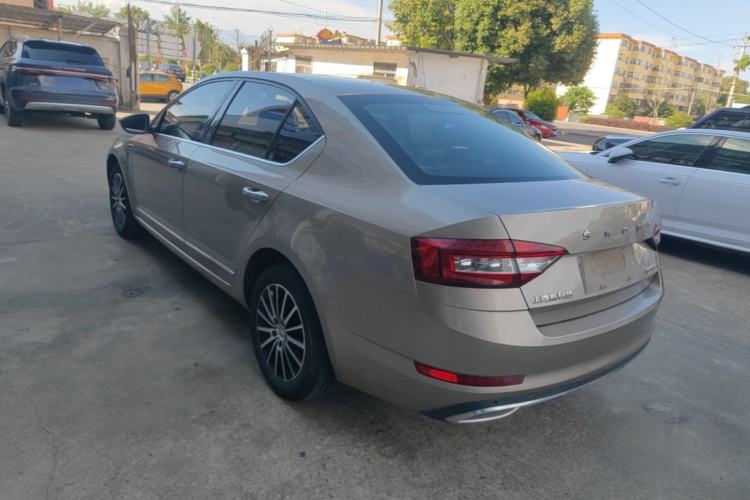 Used Skoda Octavia 2019 1.5L Automatic Smart Drive Luxury Edition China VI Standard Rear Left 45 Deg