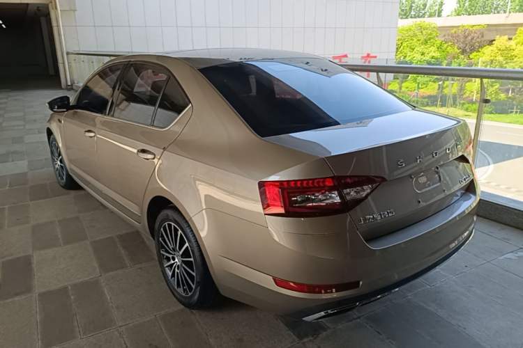Used Skoda Octavia 2019 1.5L Automatic Smart Drive Luxury Edition China VI Standard Rear Left 45 Deg