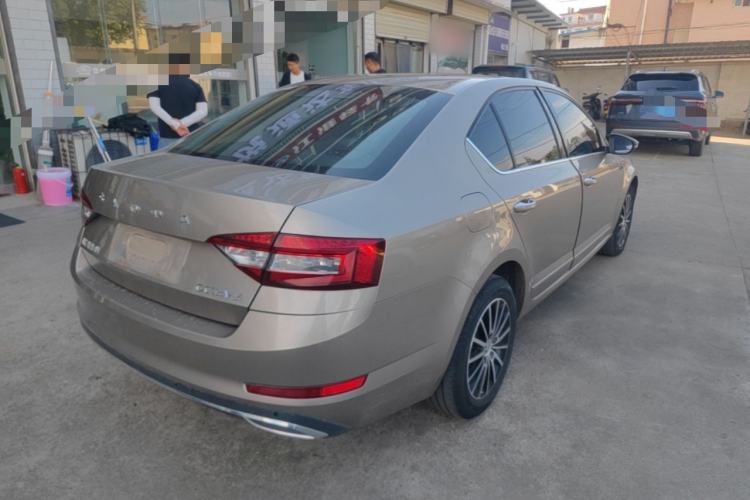 Used Skoda Octavia 2019 1.5L Automatic Smart Drive Luxury Edition China VI Standard Rear Right 45 Deg