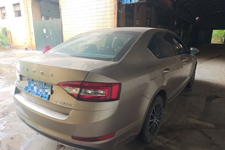 Used Skoda Octavia 2019 1.5L Automatic Smart Drive Luxury Edition China VI Standard Rear Right 45 Deg
