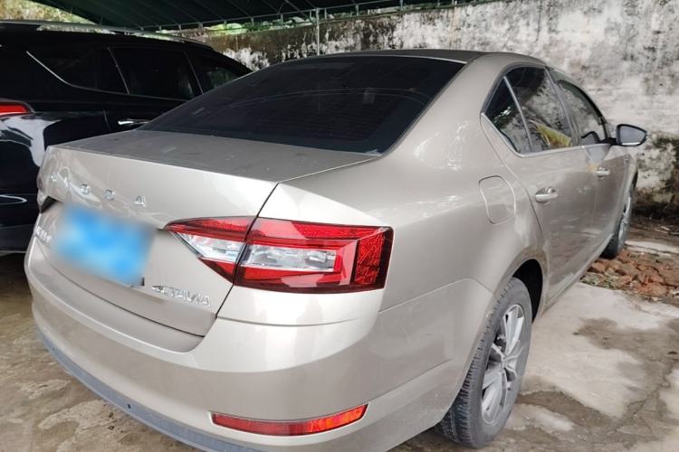 Used Skoda Octavia 2019 TSI230 DSG Smart & Comfort Edition China VI Standard Rear Right 45 Deg