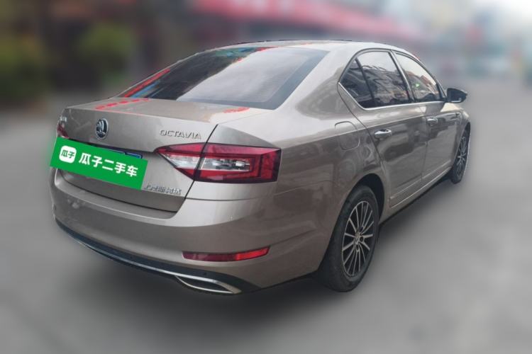 Used Skoda Octavia 2019 1.5L Automatic Luxury Edition Rear Right 45 Deg
