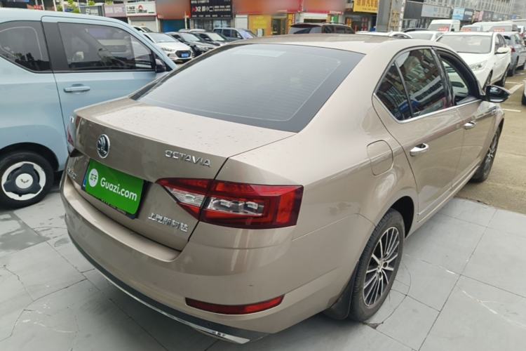Used Skoda Octavia 2019 TSI230 DSG Luxury Edition Rear Right 45 Deg