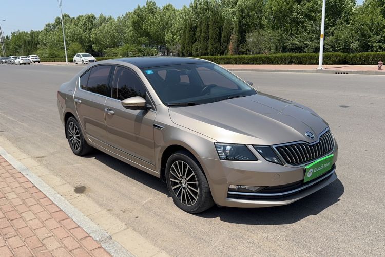 Used Skoda Octavia 2019 1.5L Automatic Smart Drive Luxury Edition China VI Standard Rear Right 45 Deg