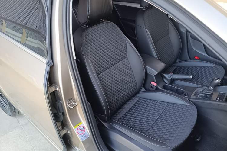 Used Skoda Octavia 2019 1.5L Automatic Smart Drive Luxury Edition China VI Standard Right Front Seat