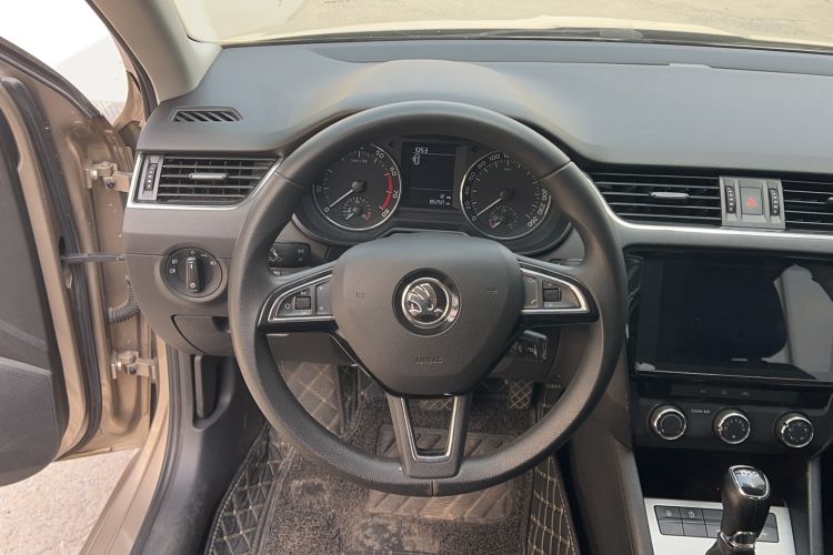 Used Skoda Octavia 2019 TSI230 DSG SmartDrive Comfort Edition China V Standard Steering Wheel