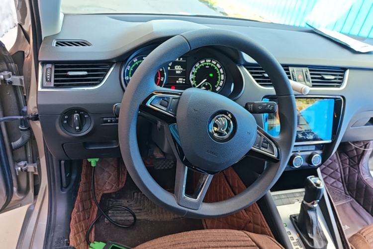 Used Skoda Octavia 2019 1.5L Automatic SmartDrive Comfort Edition China VI Standard Steering Wheel