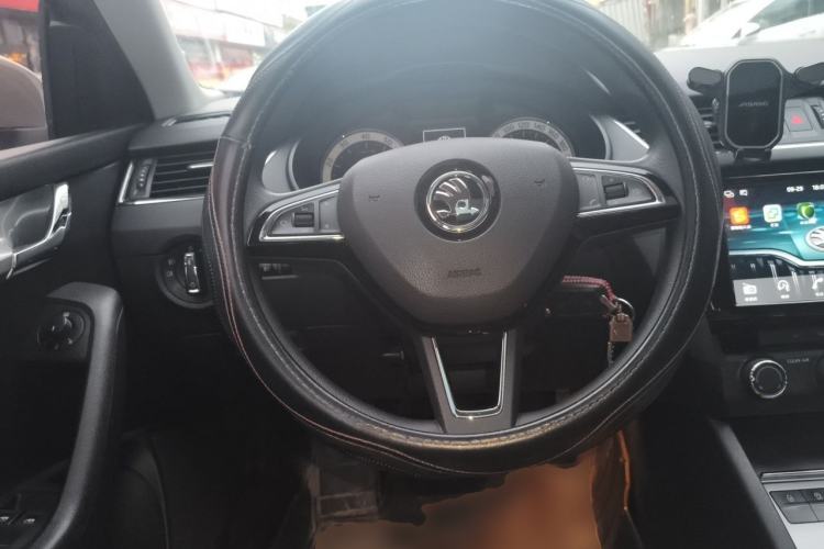 Used Skoda Octavia 2019 1.5L Automatic Luxury Edition Steering Wheel
